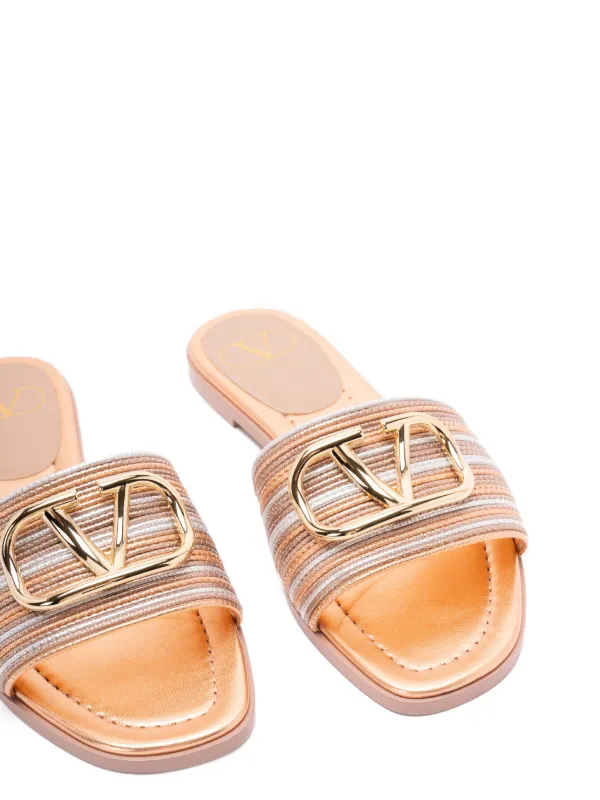 Valentino Garavani Vロゴ シグネチャー メタリックレザーサンダル