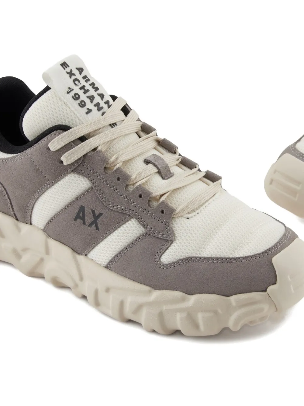 Armani Exchange Gestreepte sneakers Wit