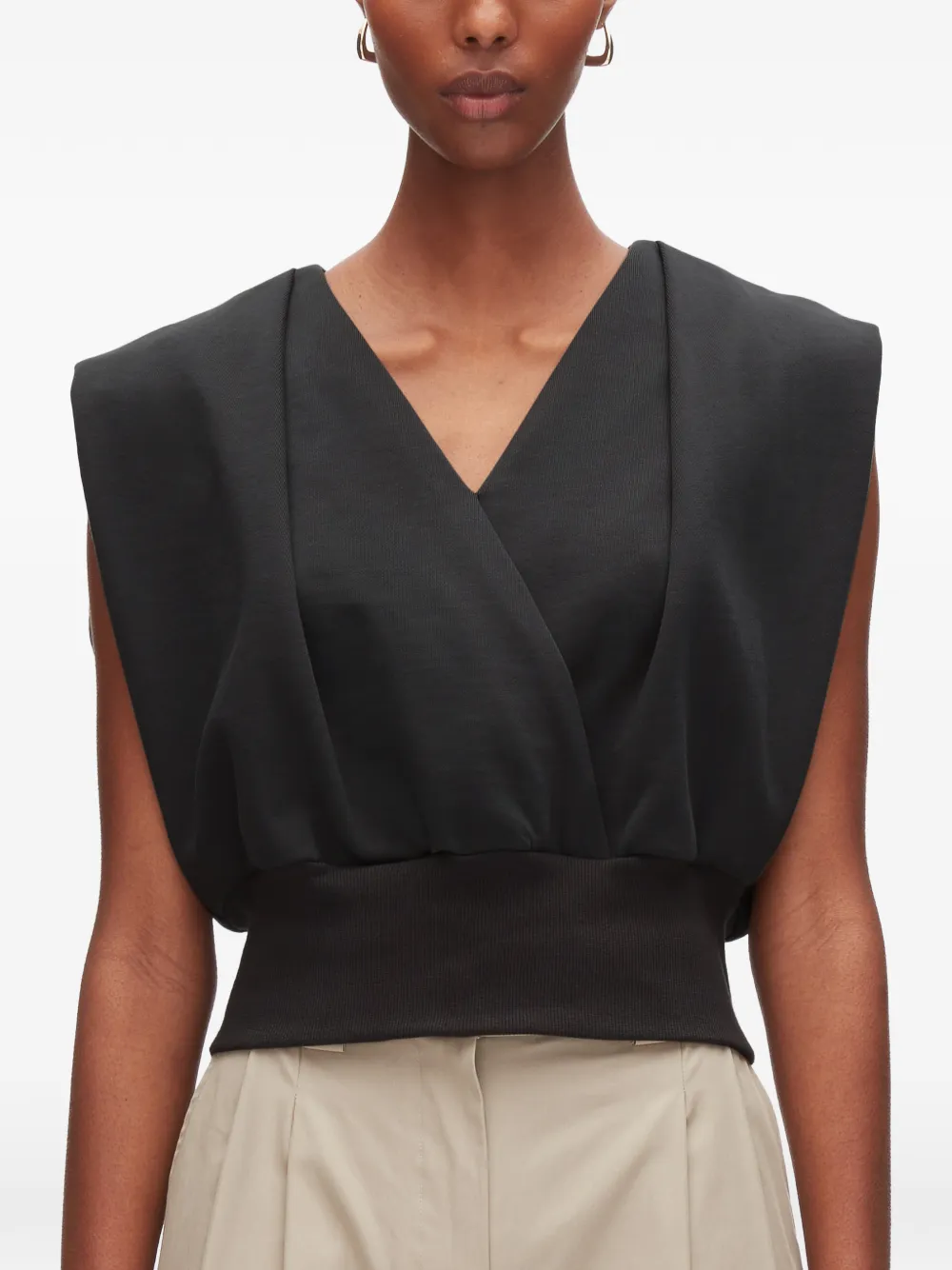 3.1 Phillip Lim Top met V-hals en schoudervullingen Zwart