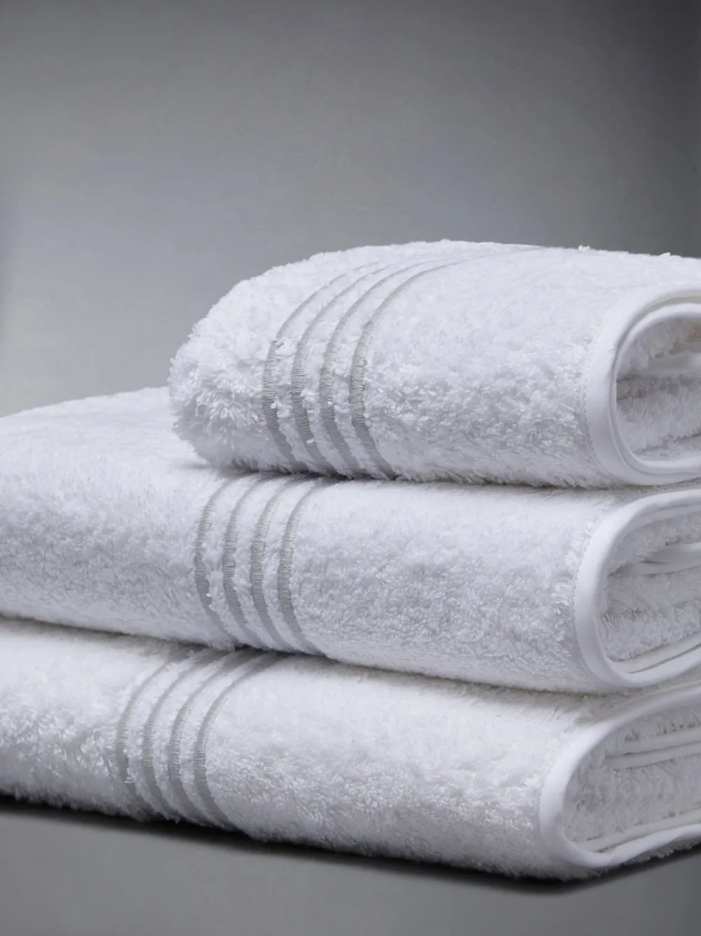  Thom Browne 4-bar Bath Towel (set Of Three) - White 