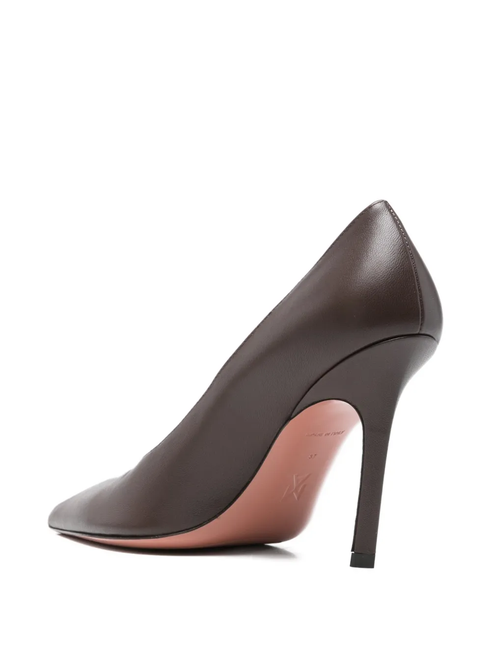 Amina Muaddi Leren pumps met puntige neus Bruin