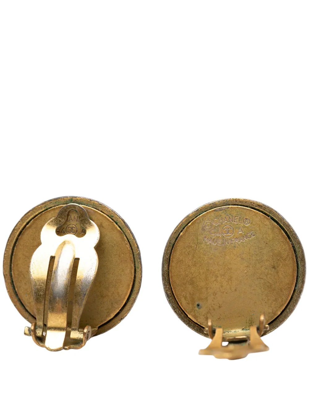  Chanel Pre-owned 1994 Gold Plated And Acrylic Logo Round Button Clip On Earrings Costume Earrings - Black 