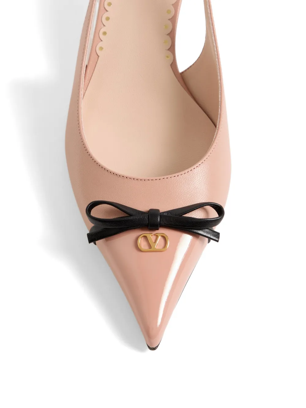 Valentino Garavani Bepointy slingback pumps van lakleer en kidskin 45 mm Beige