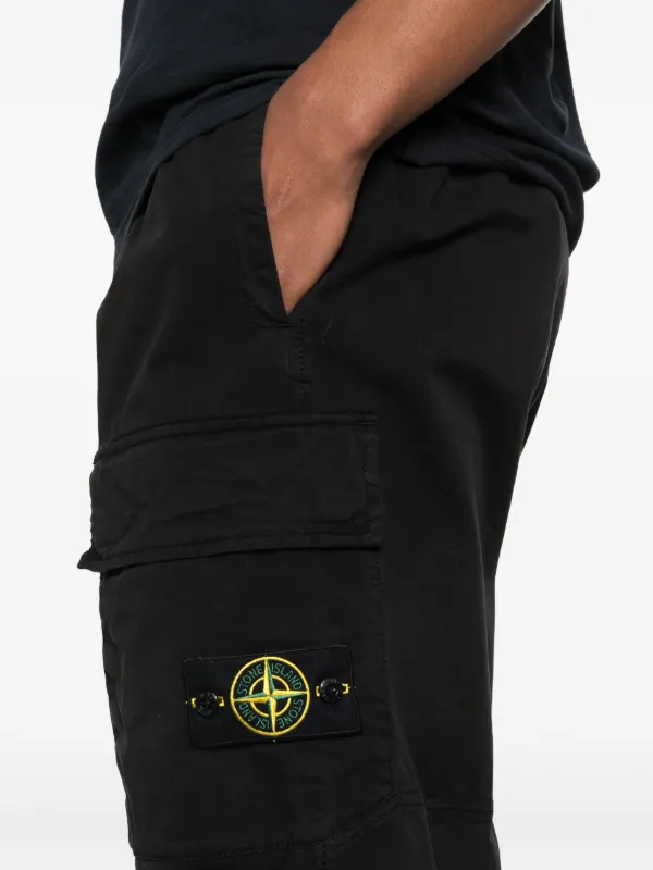 Stone Island ロゴパッチ カーゴパンツ | ブラック | FARFETCH JP