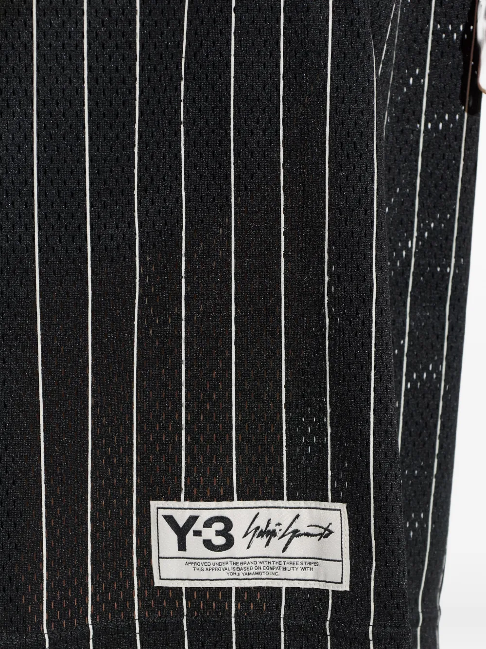 Y-3 Gestreepte shorts Zwart