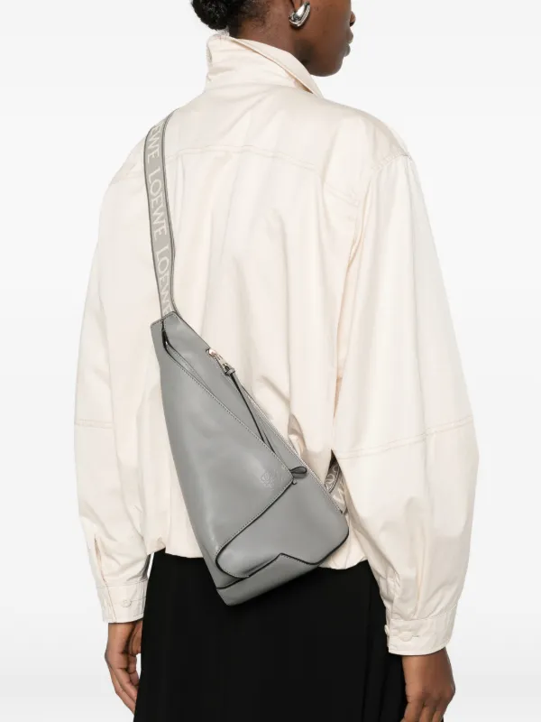 LOEWE Anton スリング ショルダーバッグ | グレー | FARFETCH JP