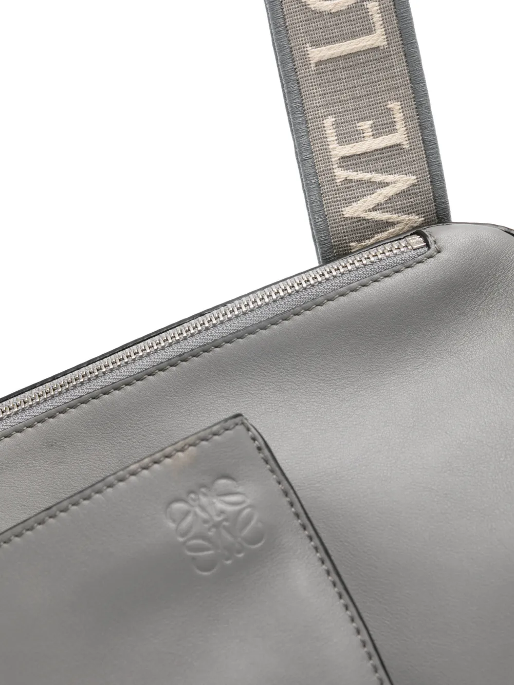 LOEWE スリングバッグ グレー LOEWE Anton スリング ショルダーバッグ | グレー | FARFETCH JP