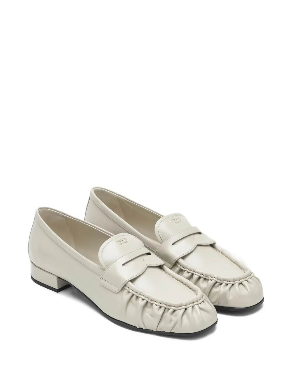Prada Loafers met ruches Beige