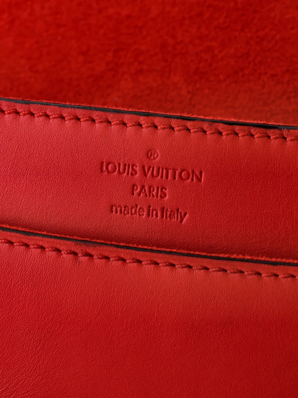 Chain Louise Leather Gm Clutch Bag