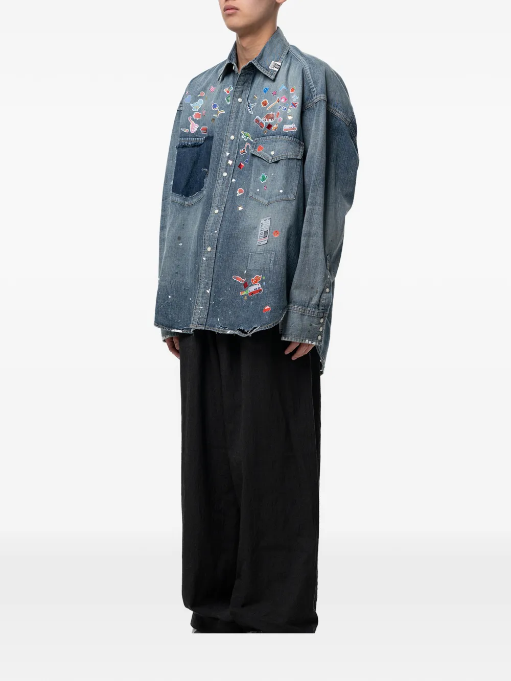 Maison MIHARA YASUHIRO Denim overhemd met stickerprint Blauw