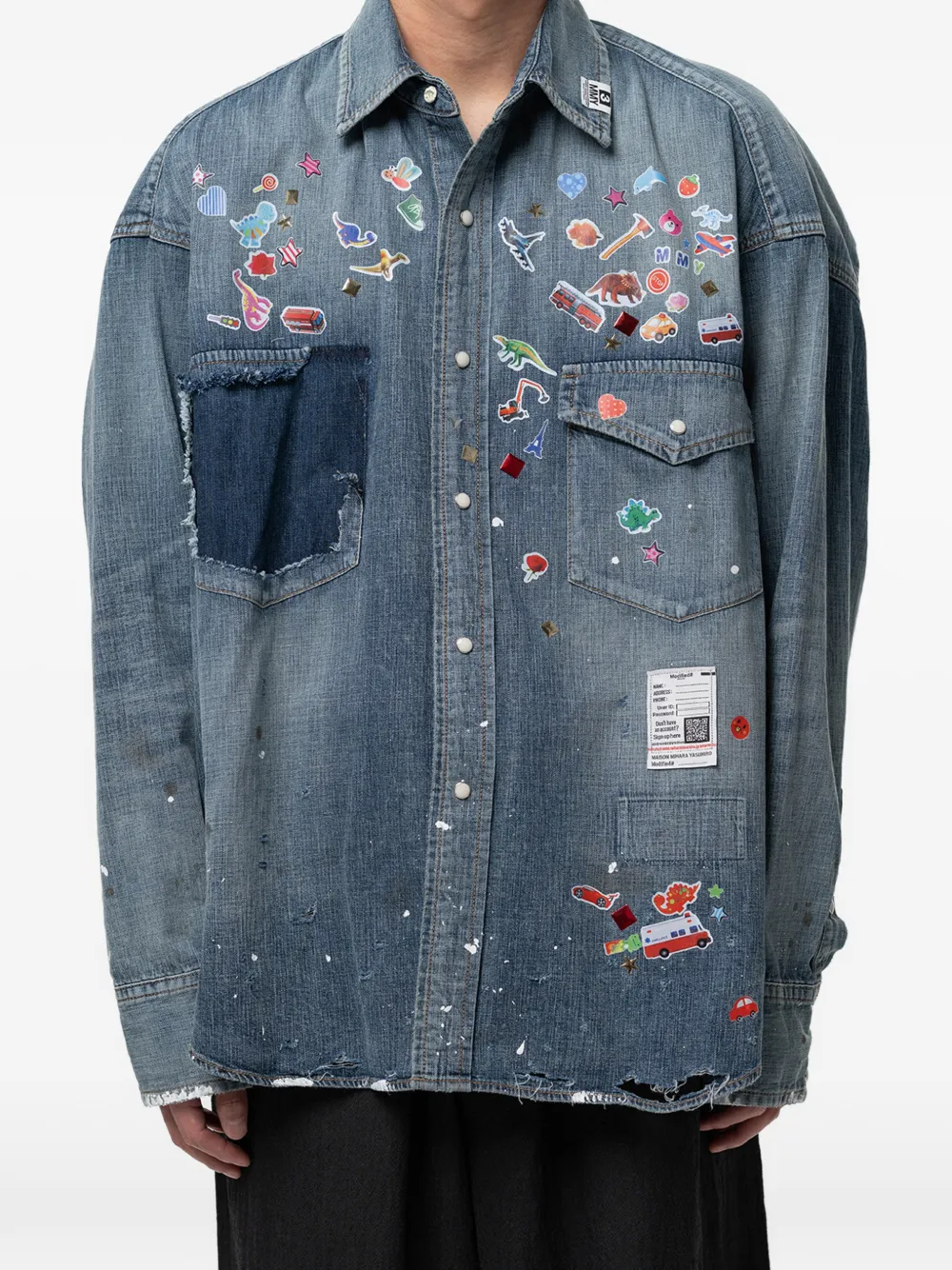 Maison MIHARA YASUHIRO Denim overhemd met stickerprint Blauw