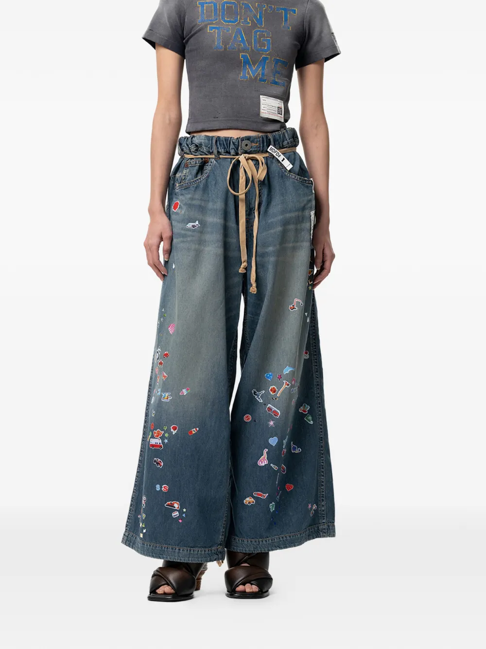  Maison Mihara Yasuhiro Vaqueros Anchos Con Pegatinas Estampadas - Azul 