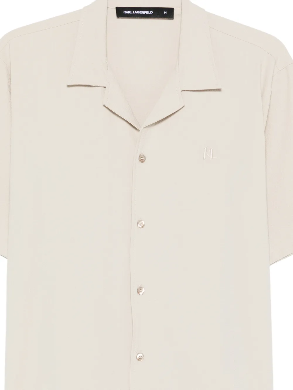 buttoned short-sleeves shirt