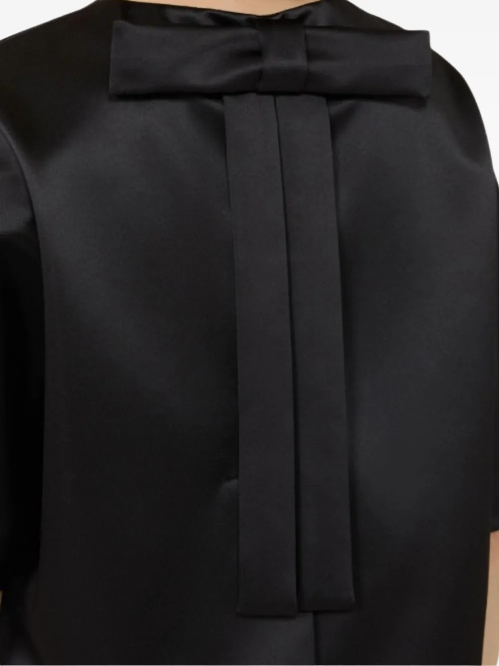 Mxautile Buttoned Cape