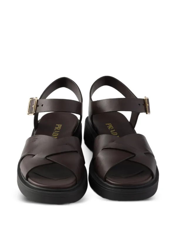 Prada レザー サンダル | ブラウン | FARFETCH JP