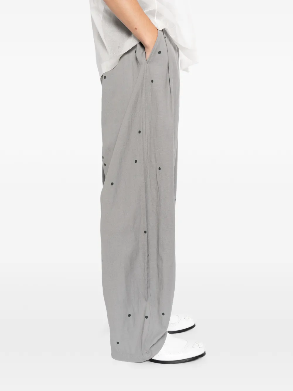 CROQUIS Ruimvallende broek met stippen Grijs