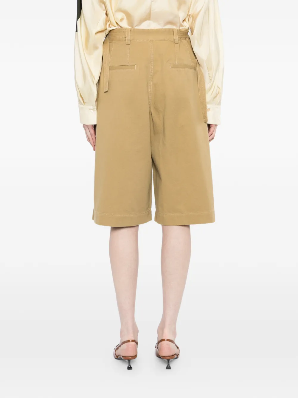LESS Shorts met ceintuur Beige
