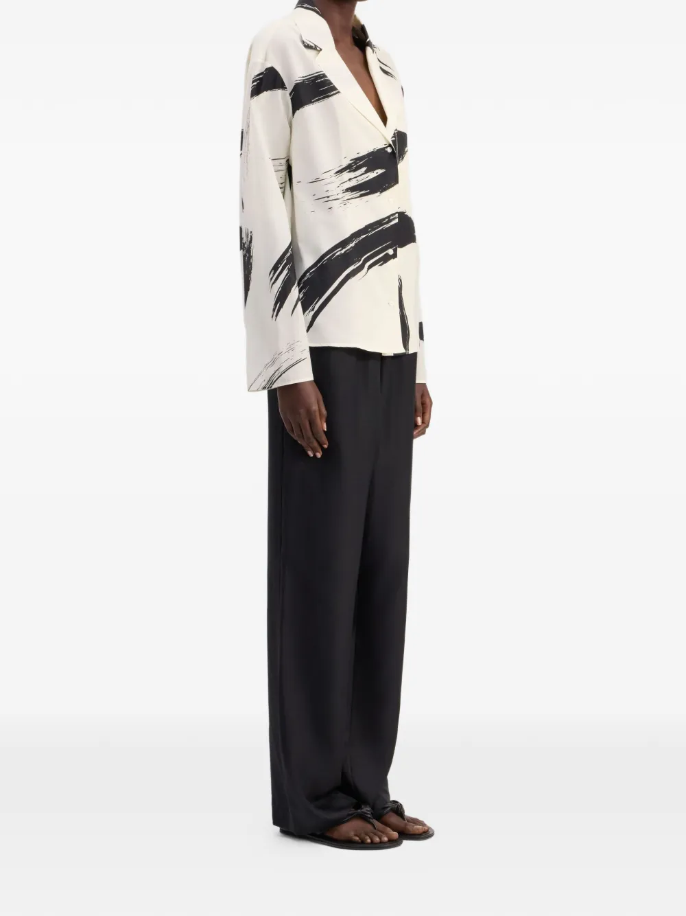 LouLou de Saison Sana blouse met Cubaanse kraag en print Beige