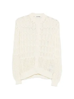 JIL SANDER ジルサンダー⭐︎深めVネックニットセーター ホワイト ジル サンダーらしいヒネリの効いたシルエットを楽しむ──特集