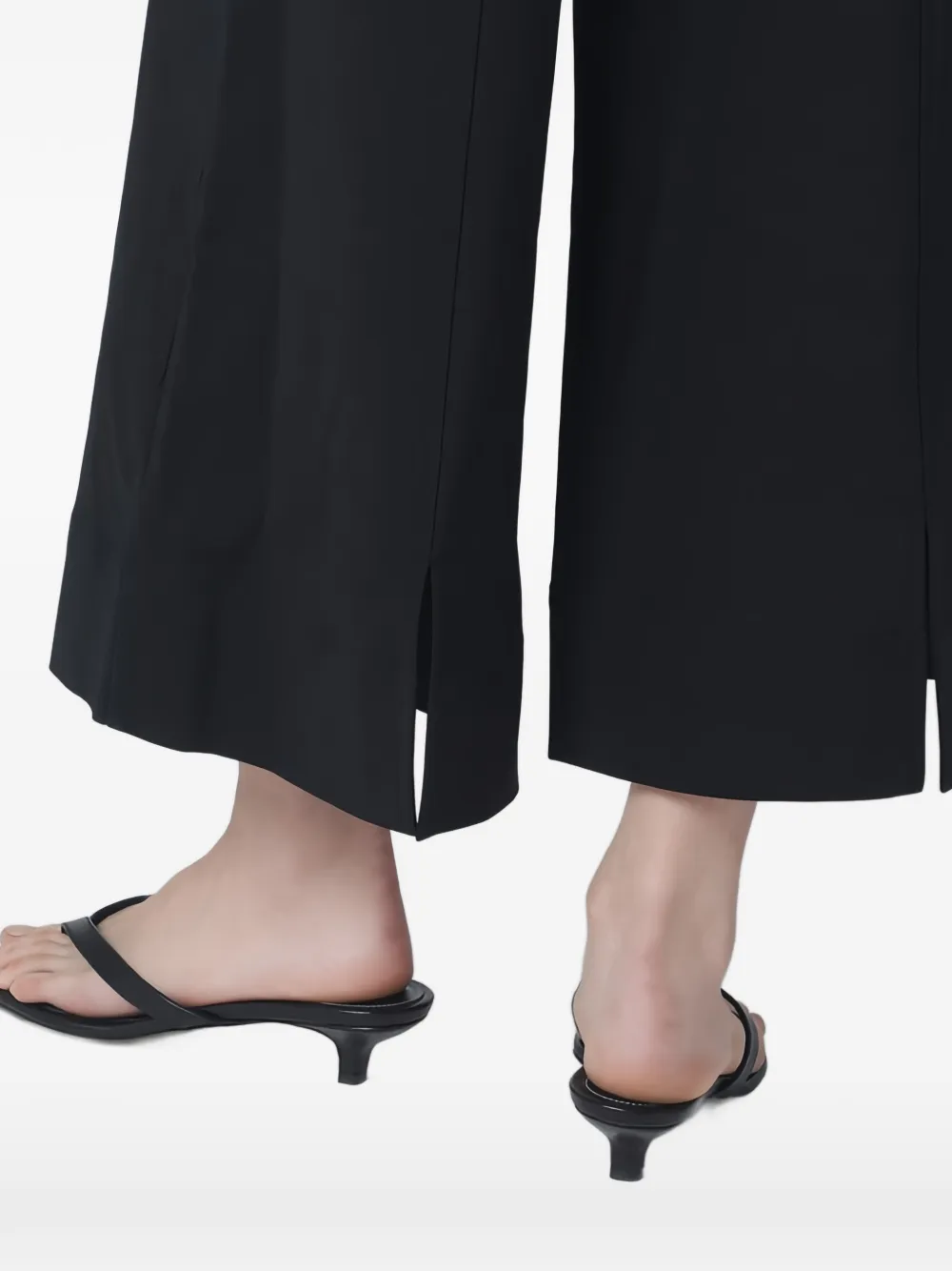 SIMKHAI Kallin cropped broek Zwart