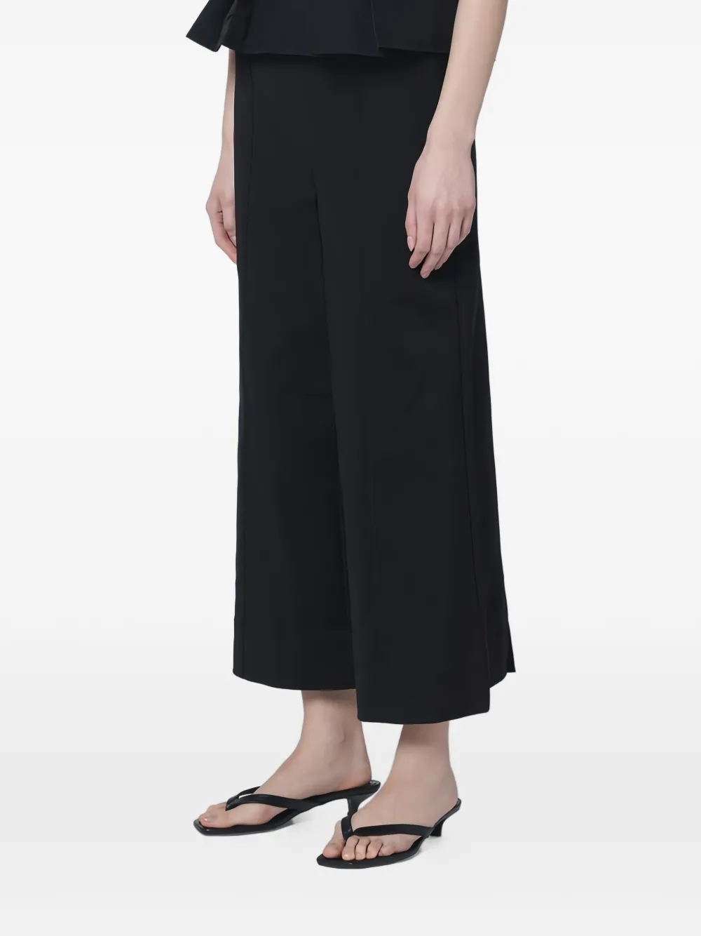 SIMKHAI Kallin cropped broek Zwart