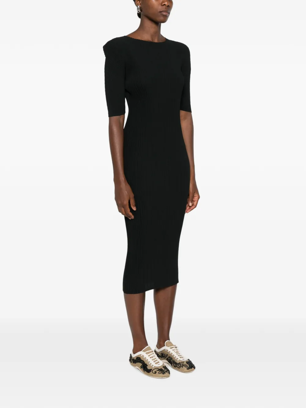 Issey Miyake Midi-jurk met box schouders en plooien Zwart