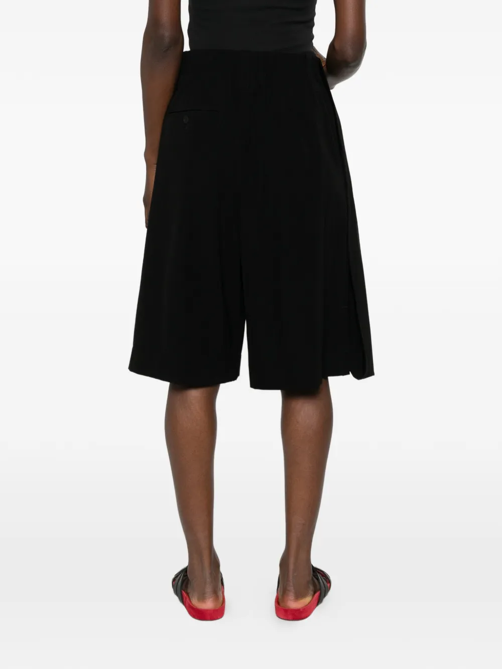 Issey Miyake Looped shorts Zwart