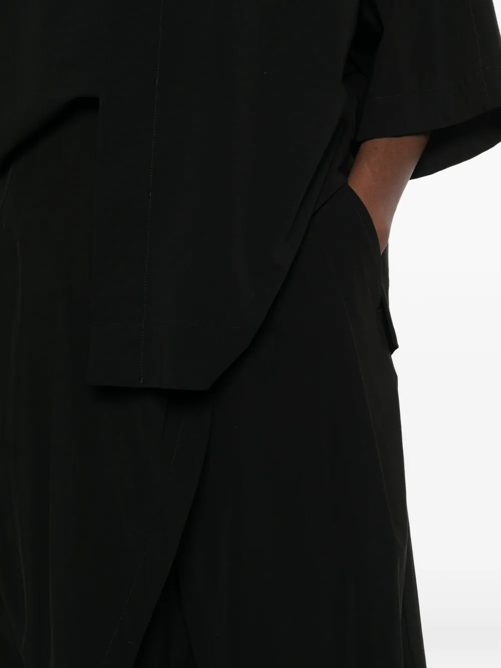 Issey Miyake Looped shorts Zwart