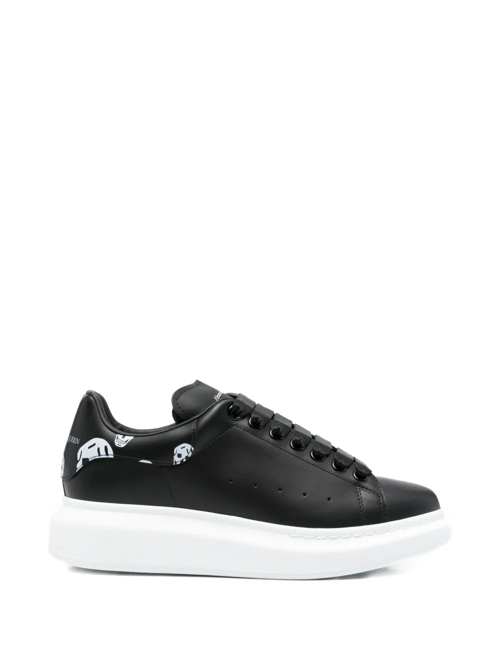 Alexander McQueen Oversized skull-print sneakers Zwart