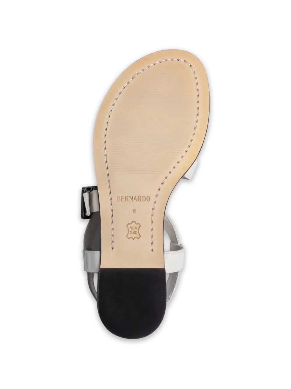 Bernardo Hartshorn sandalen met teenring en gesp Wit