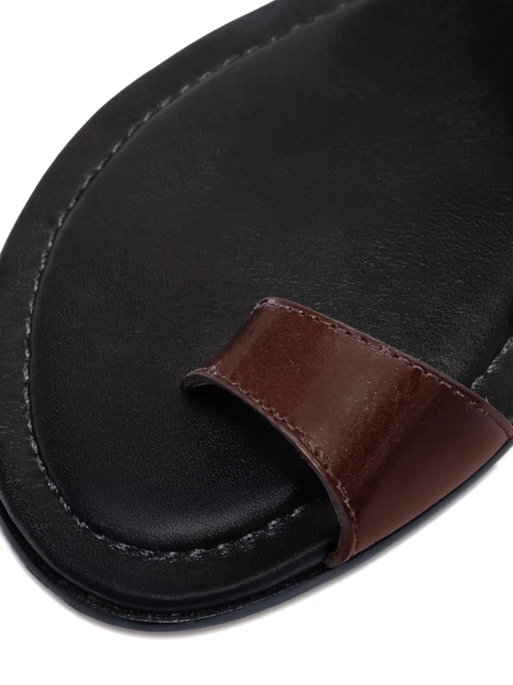 Bernardo Hartshorn sandalen met teenring en gesp Bruin