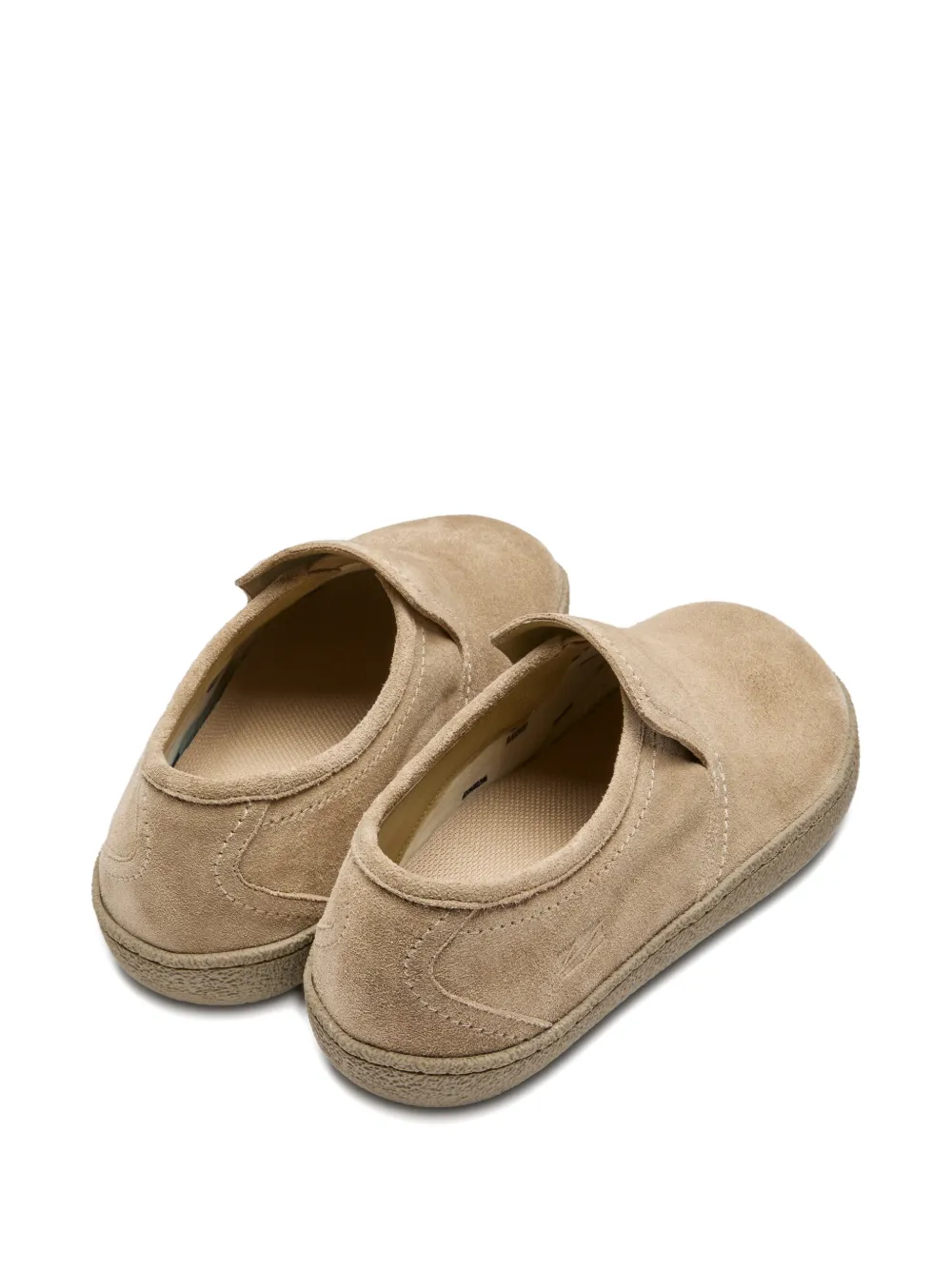 Suicoke Loafers met logodetail Beige