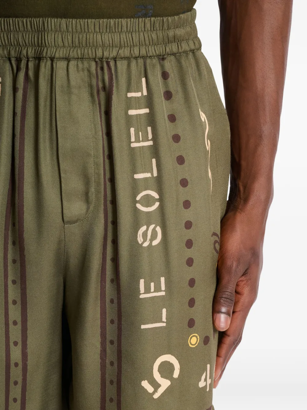 elastic-waist bermuda shorts