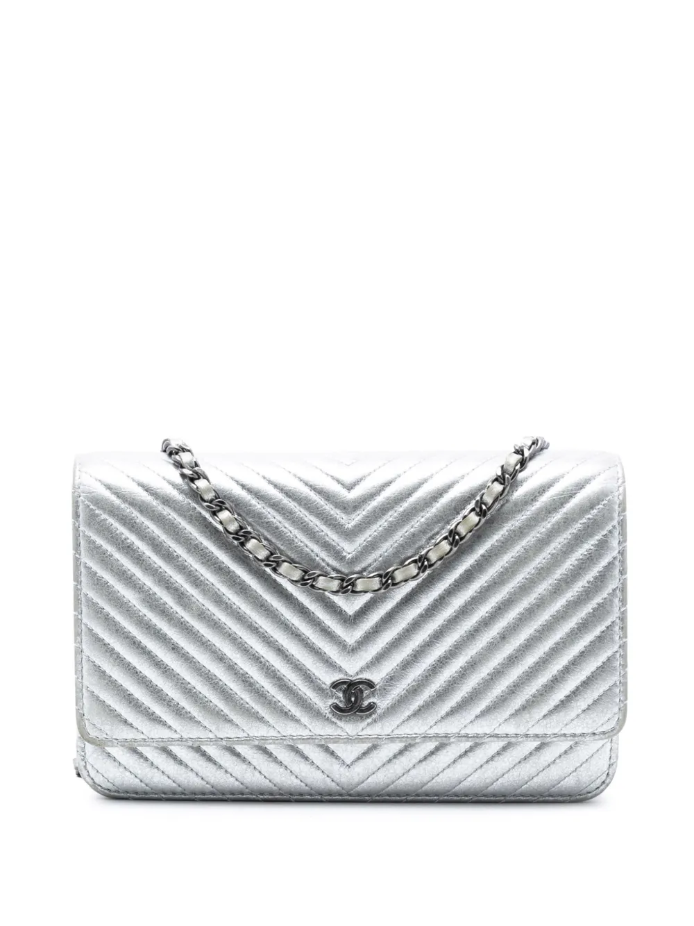 CHANEL Pre-Owned 2016-2017 CC Chevron Metallic Lambskin Wallet On Chain crossbody bag - Argento