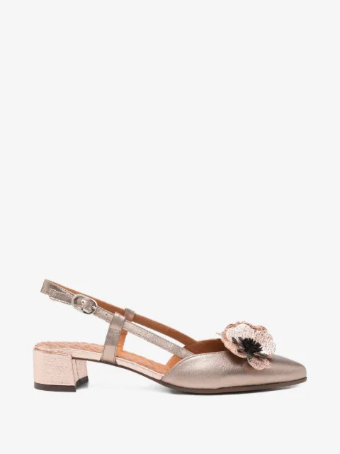 Chie Mihara Hezel sandaler med blomsterapplikation