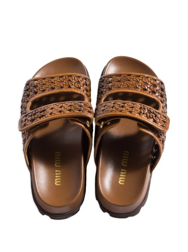 唐*子様 miu miu レザーサンダル ブラウン Miu Miu Woven Leather Sandals | Brown | FARFETCH