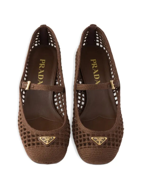 Prada メタルバックル クロシェパンプス | ブラウン | FARFETCH JP
