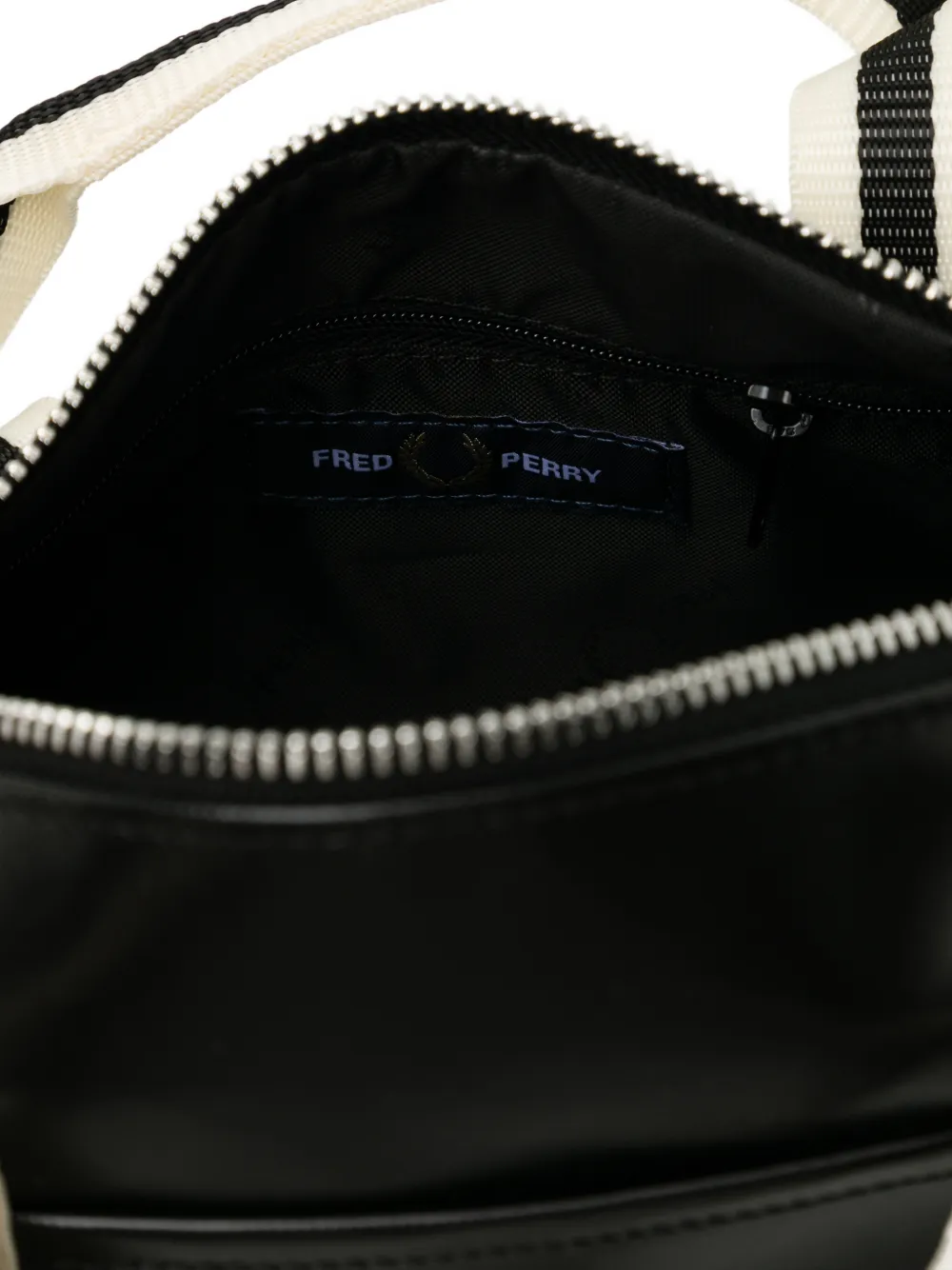 Fred Perry Classic Barrel mini-tas Zwart
