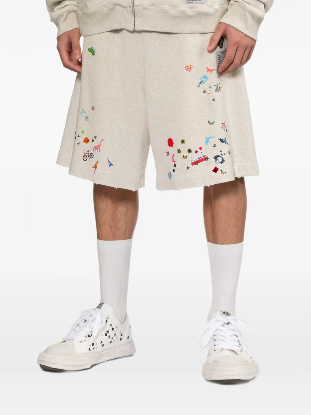  Maison Mihara Yasuhiro Graphic-print Embellishment Shorts - Neutrals 