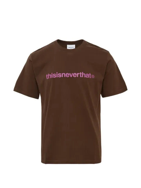 This Is Never That playera con detalle del logo