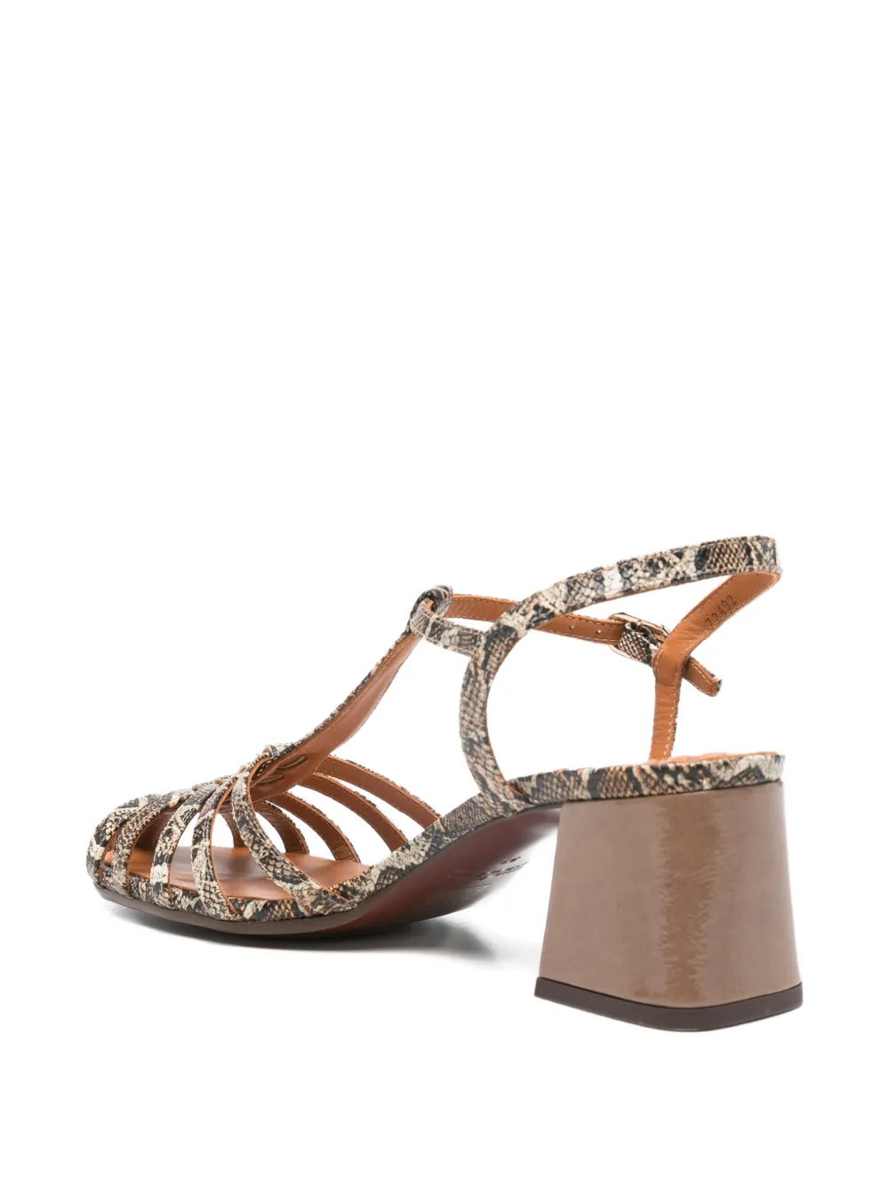 Chie Mihara Pumps met slangenprint en T-bandje Bruin