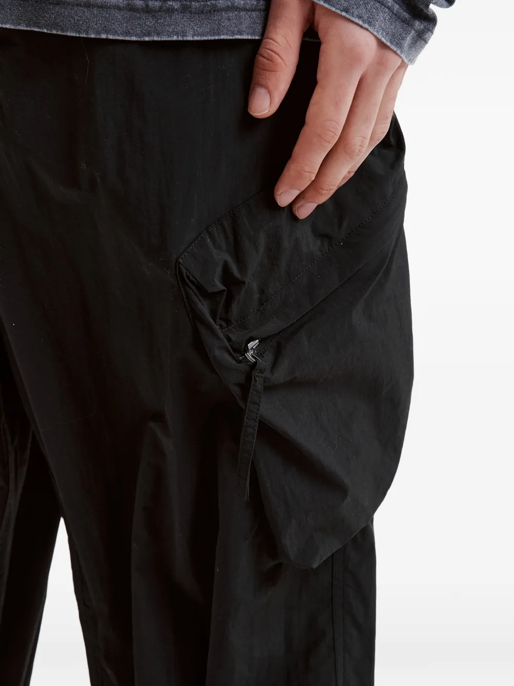 izzue Broek met cargo zak Zwart