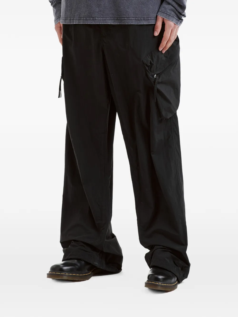 izzue Broek met cargo zak Zwart