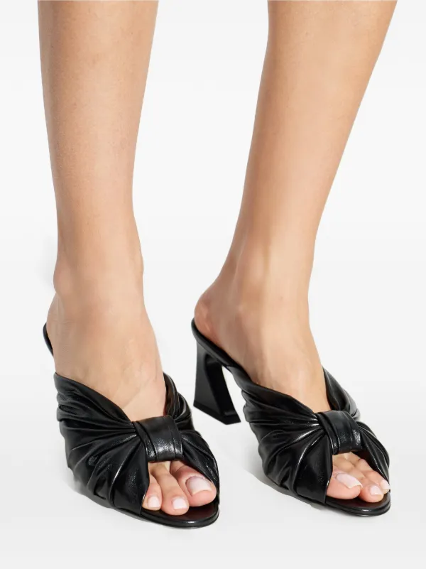 FENDI ブラックサテン ミュール FENDI Arco twisted-upper Leather Sandals | Black | FARFETCH