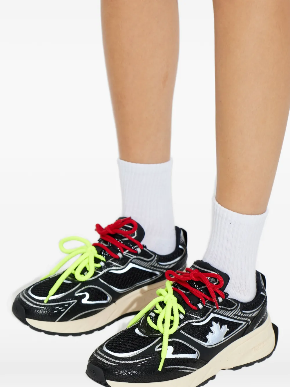 DSQUARED2 Sprinter leaf-appliqué sneakers Zwart