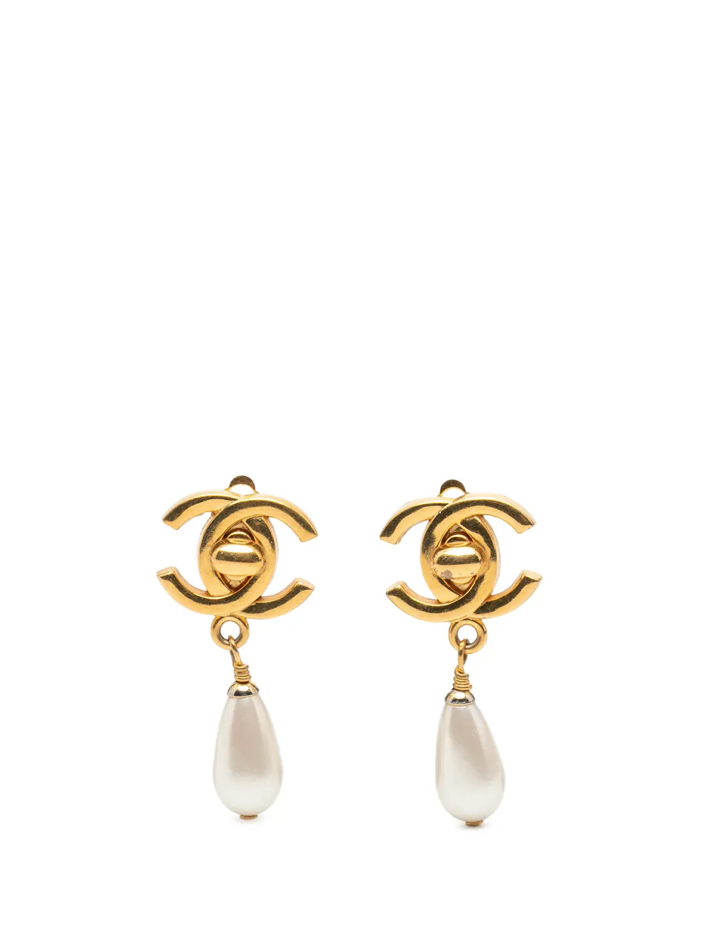 CHANEL Pre-Owned 1996 CC Gold Plated Turnlock Faux Pearl Drop Clip On Earrings costume earrings - Oro