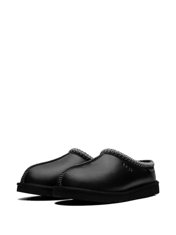 UGG Tasman レザースリッポン | ブラック | FARFETCH JP