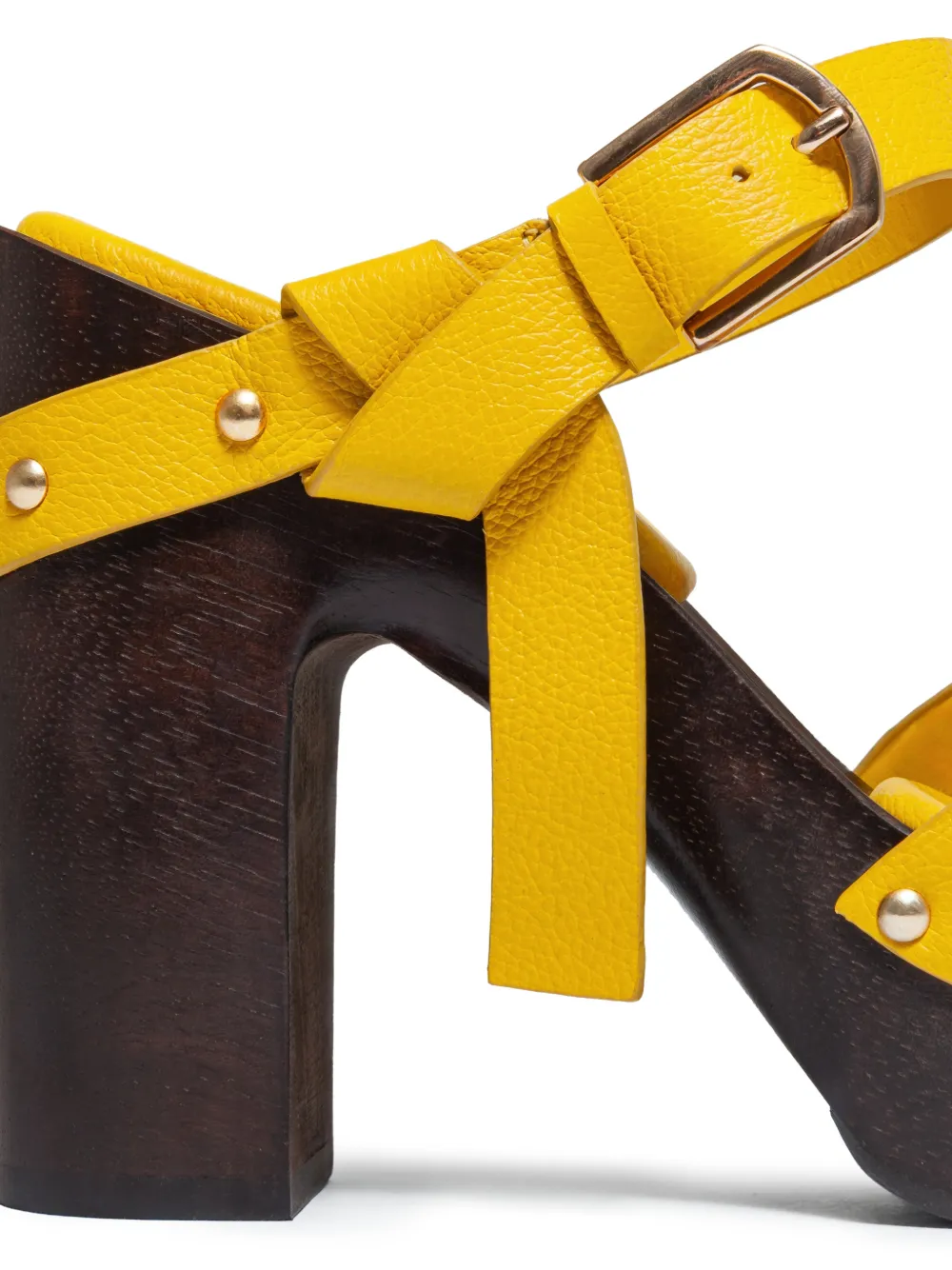 Bernardo Luxor sandalen met plateauzool en studs Geel