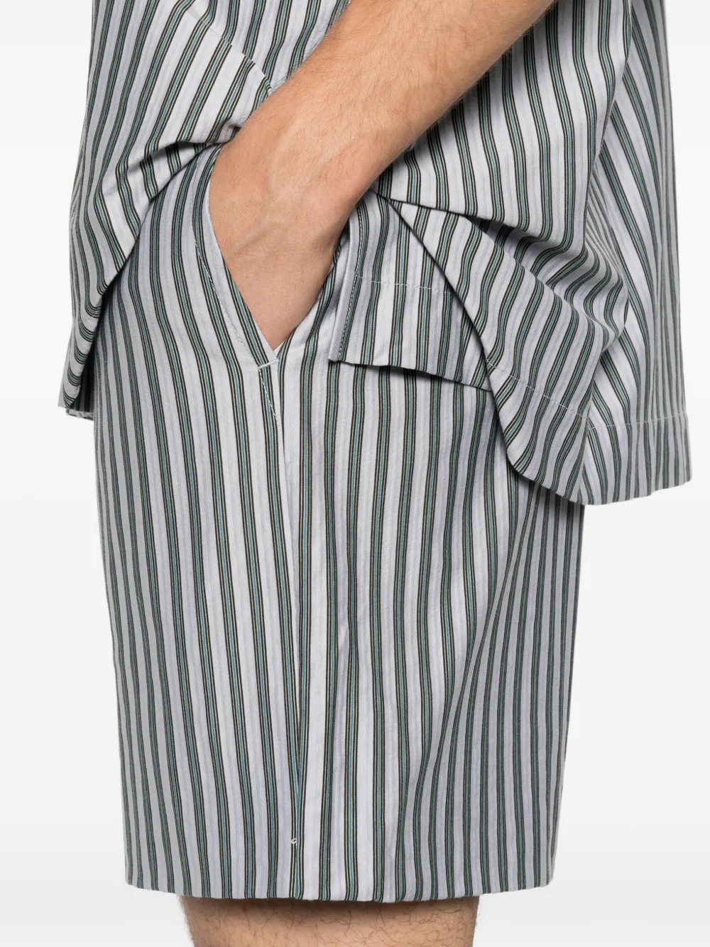 Homme Plissé Issey Miyake Gestreepte jersey shorts Blauw