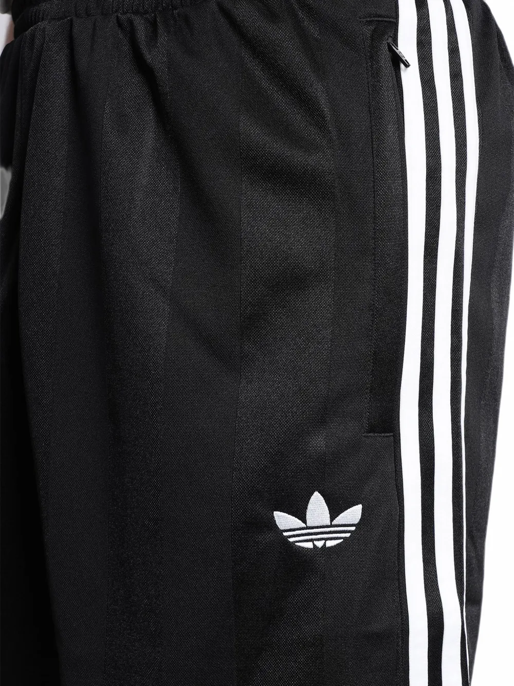 adidas side-stripe logo-embroidered shorts Zwart